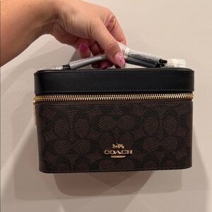 🤎🖤COACH~Cosmetic Case In Signature Canvas